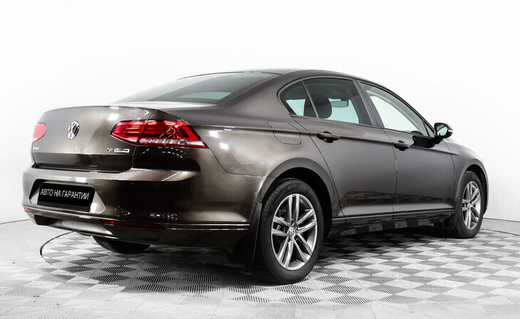 Volkswagen Passat - Фото 2