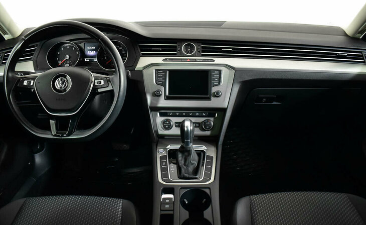 Volkswagen Passat - Фото 5