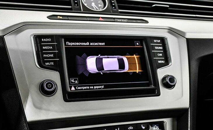 Volkswagen Passat - Фото 10