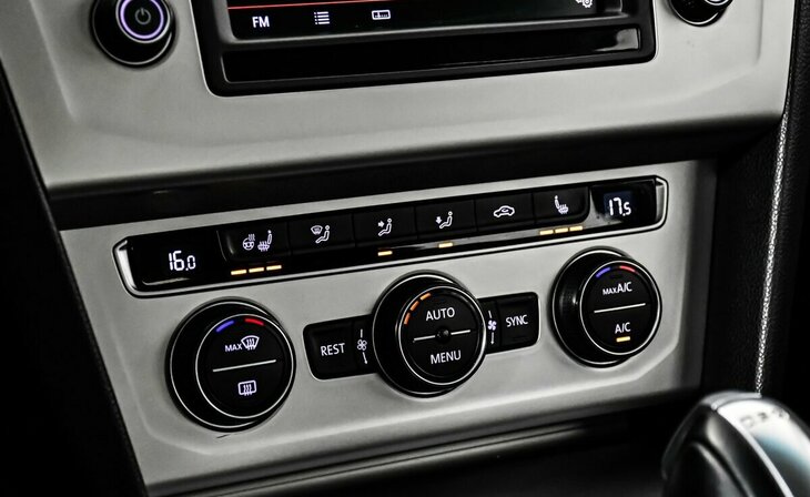 Volkswagen Passat - Фото 11