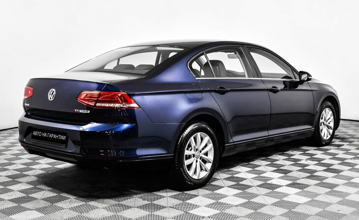 Volkswagen Passat - Фото 2