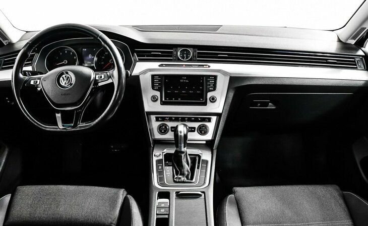 Volkswagen Passat - Фото 5