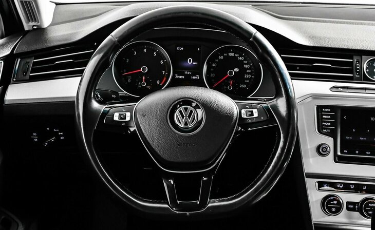 Volkswagen Passat - Фото 7