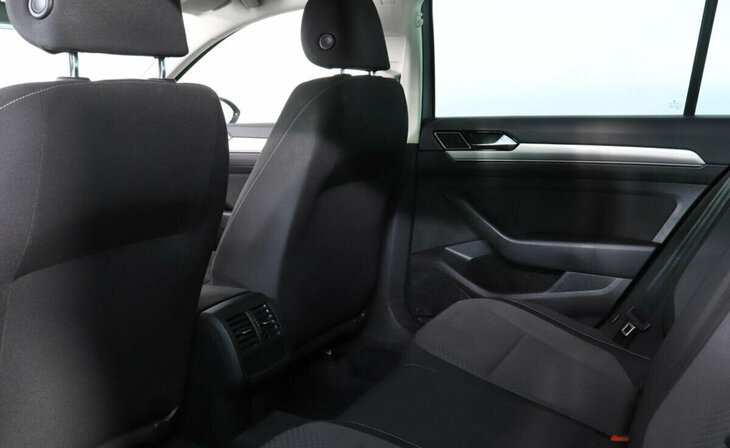 Volkswagen Passat - Фото 10
