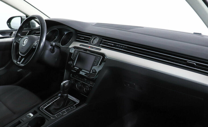 Volkswagen Passat - Фото 5