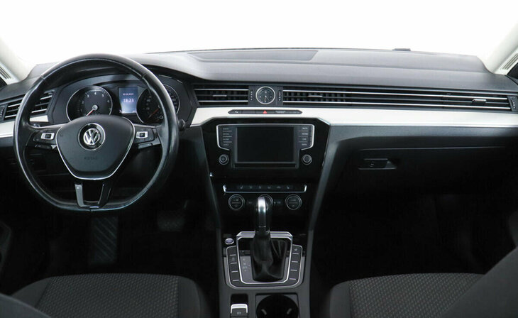 Volkswagen Passat - Фото 6