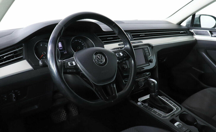Volkswagen Passat - Фото 7
