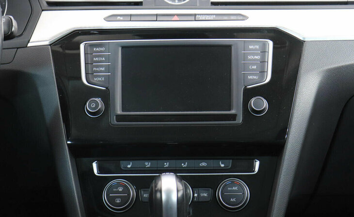 Volkswagen Passat - Фото 8