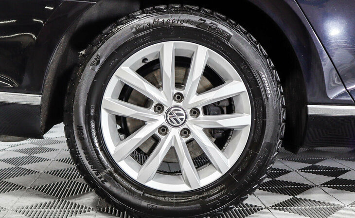 Volkswagen Passat - Фото 4