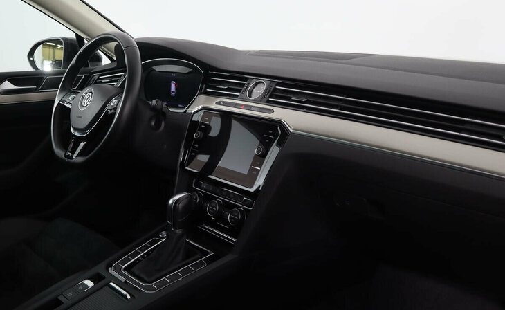 Volkswagen Passat - Фото 5