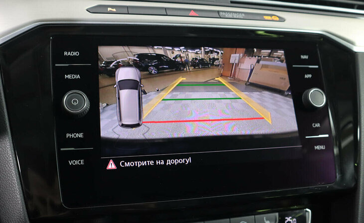 Volkswagen Passat - Фото 8