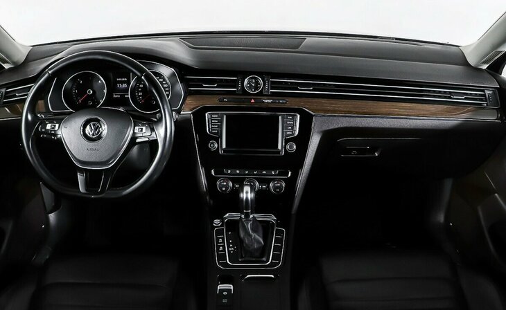 Volkswagen Passat - Фото 10