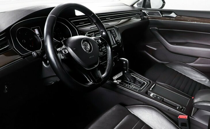 Volkswagen Passat - Фото 11