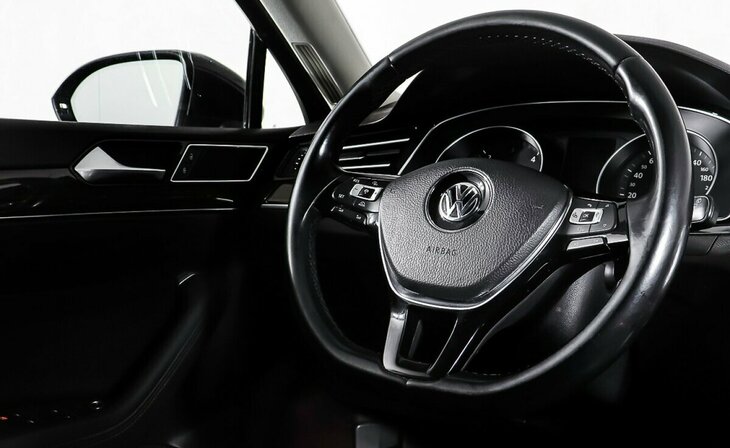 Volkswagen Passat - Фото 12