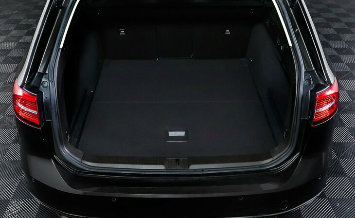 Volkswagen Passat - Фото 19