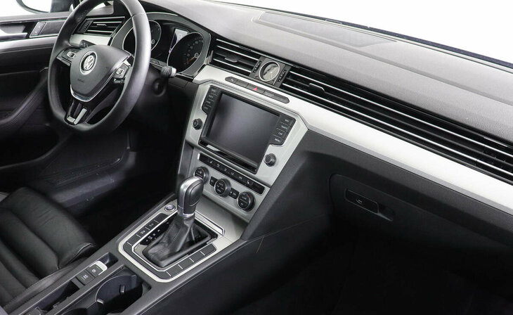 Volkswagen Passat - Фото 5