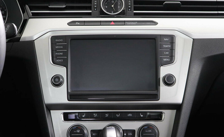 Volkswagen Passat - Фото 8