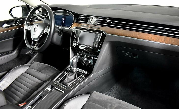 Volkswagen Passat - Фото 6