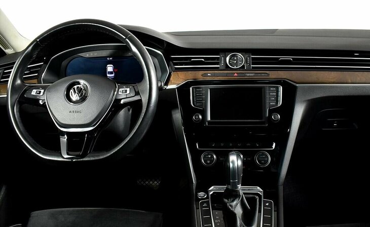 Volkswagen Passat - Фото 7