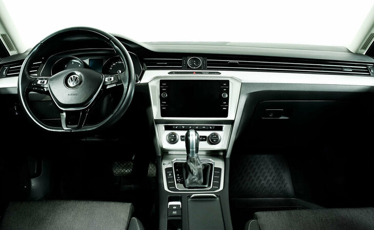 Volkswagen Passat - Фото 8
