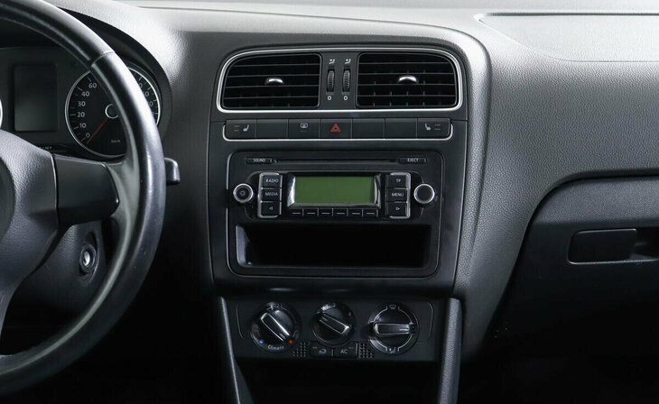Volkswagen Polo - Фото 7