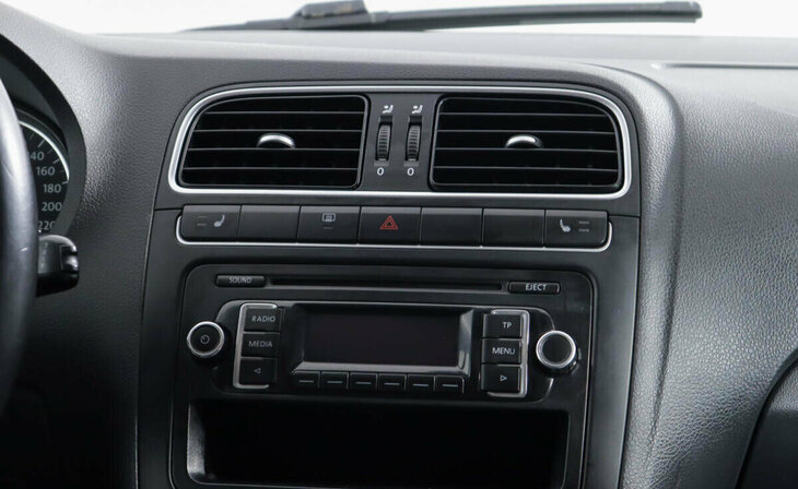 Volkswagen Polo - Фото 7