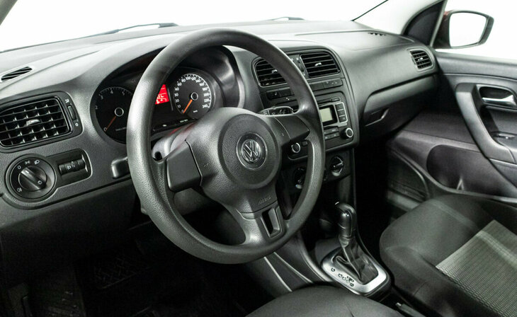Volkswagen Polo - Фото 6