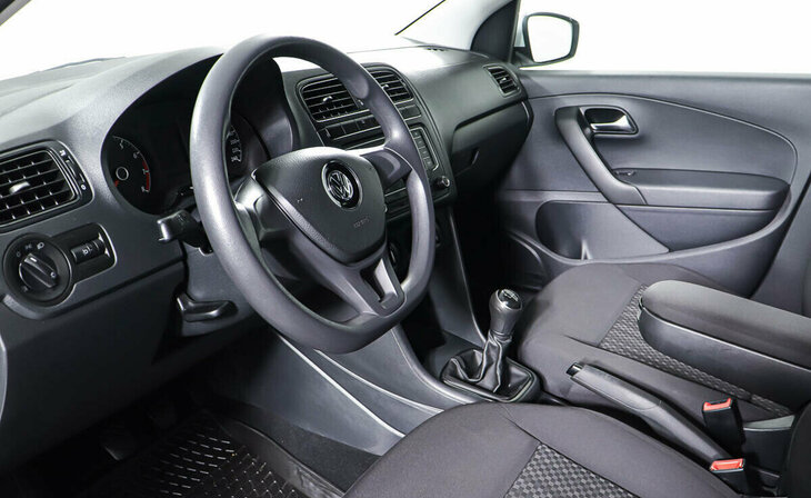 Volkswagen Polo - Фото 9