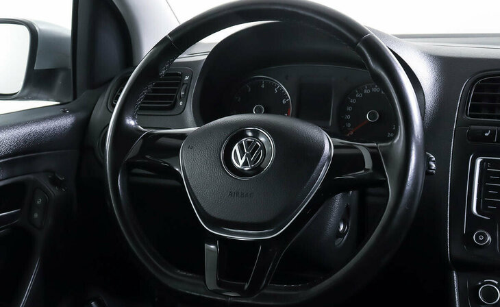 Volkswagen Polo - Фото 10