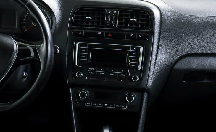 Volkswagen Polo - Фото 11