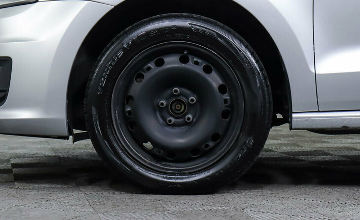 Volkswagen Polo - Фото 6