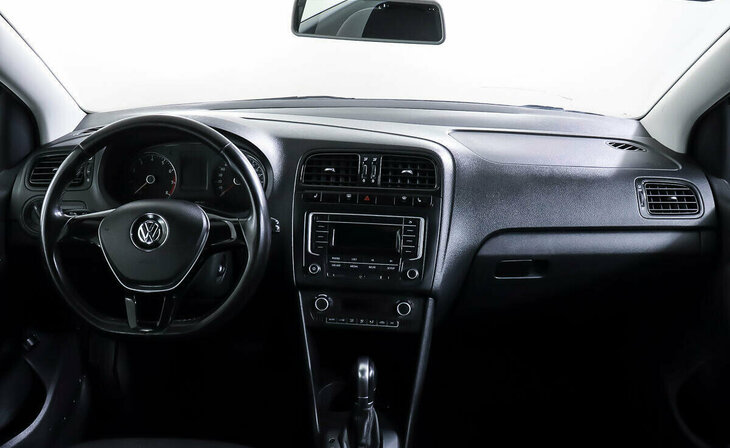 Volkswagen Polo - Фото 8