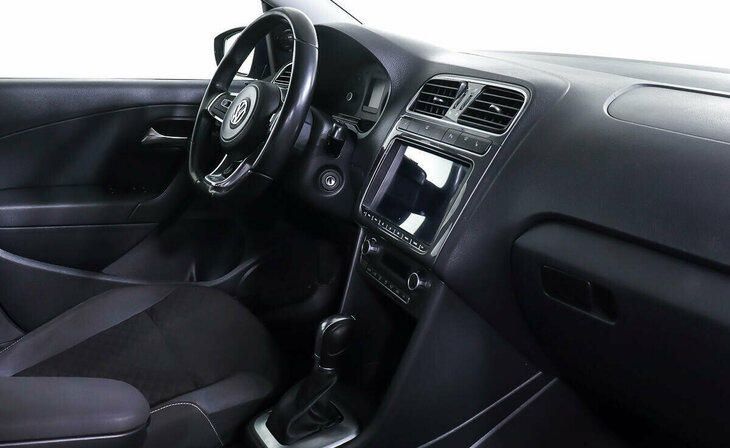 Volkswagen Polo - Фото 7