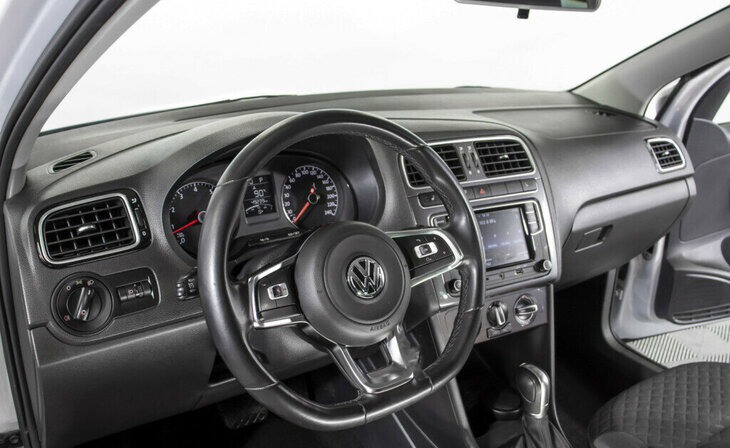 Volkswagen Polo - Фото 6