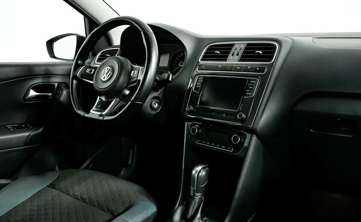 Volkswagen Polo - Фото 6