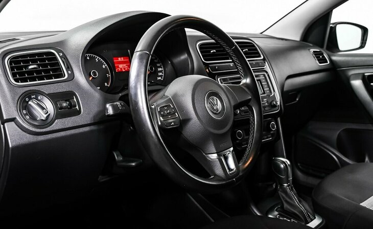 Volkswagen Polo - Фото 6