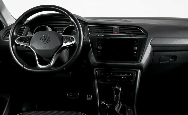 Volkswagen Tiguan - Фото 9