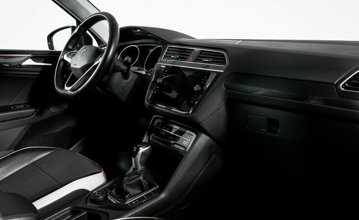 Volkswagen Tiguan - Фото 7