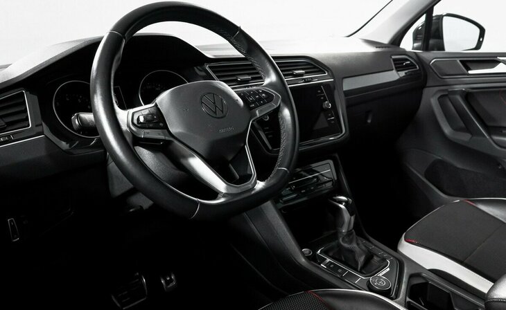 Volkswagen Tiguan - Фото 8