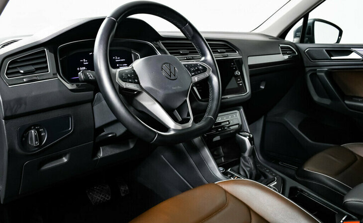 Volkswagen Tiguan - Фото 9