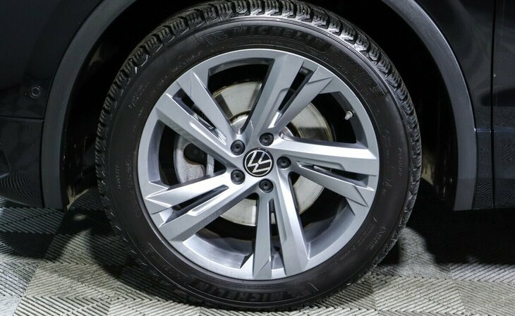Volkswagen Tiguan - Фото 6