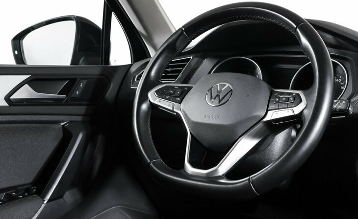 Volkswagen Tiguan - Фото 10