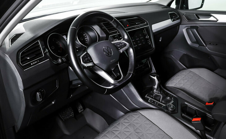Volkswagen Tiguan - Фото 8
