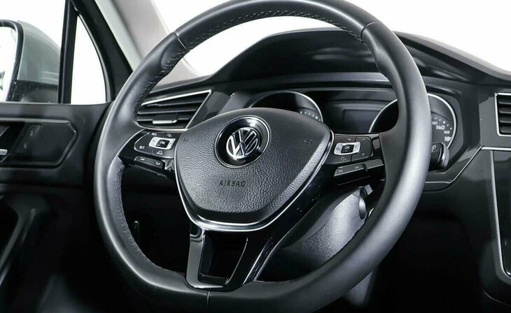 Volkswagen Tiguan - Фото 10