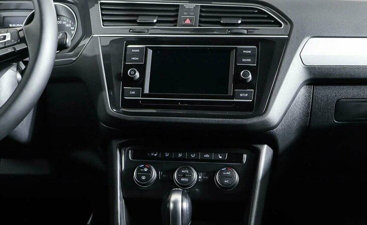 Volkswagen Tiguan - Фото 12