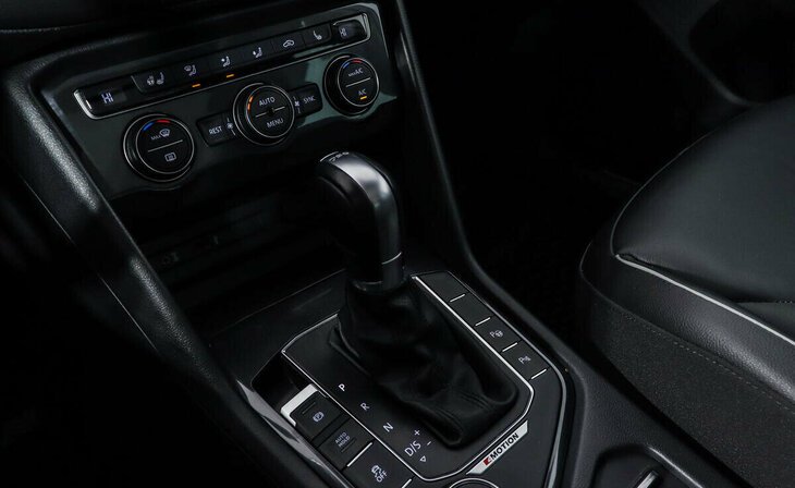 Volkswagen Tiguan - Фото 9
