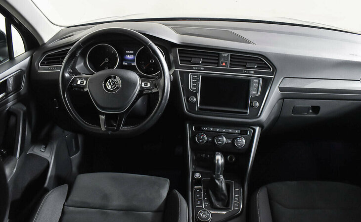 Volkswagen Tiguan - Фото 10