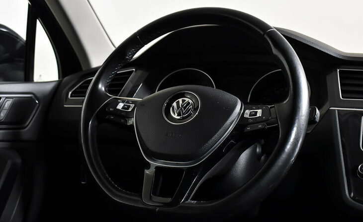 Volkswagen Tiguan - Фото 11