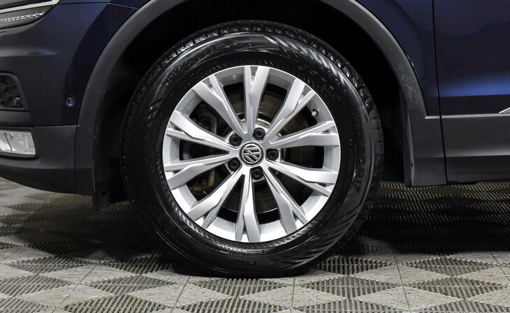 Volkswagen Tiguan - Фото 7