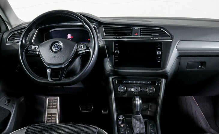 Volkswagen Tiguan - Фото 6